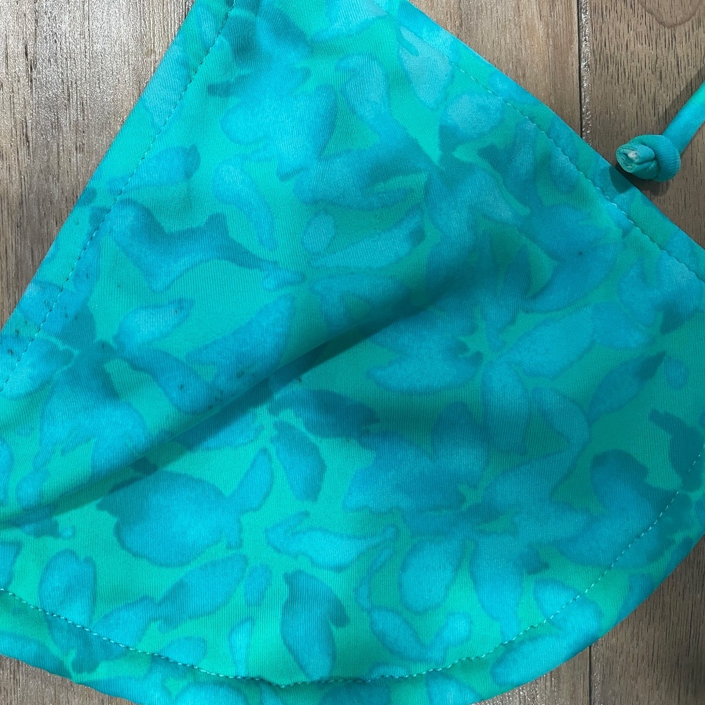 Triangle Top, Lined Bikini With Matching Sarong - image 3